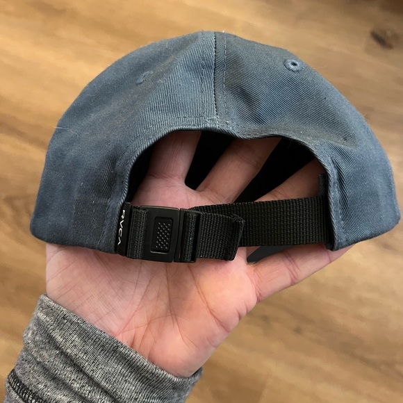 RVCA 6 paneled flat billed claspback hat - Picture 2 of 2
